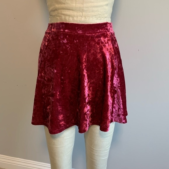 Forever 21 Pink Crushed Velvet Skirt - Picture 1 of 4